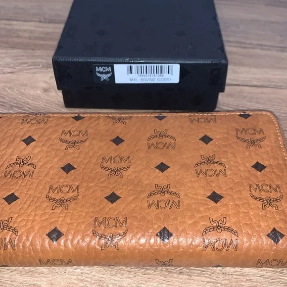 MCM cognac wallet - Picture 6 of 8